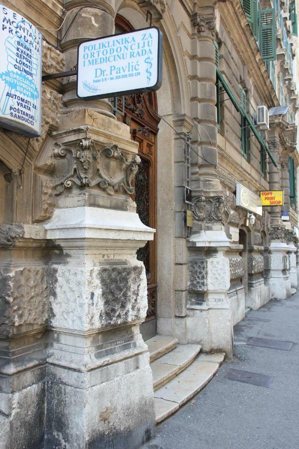 Cozy Apartment In Center Of Rijeka Luaran gambar